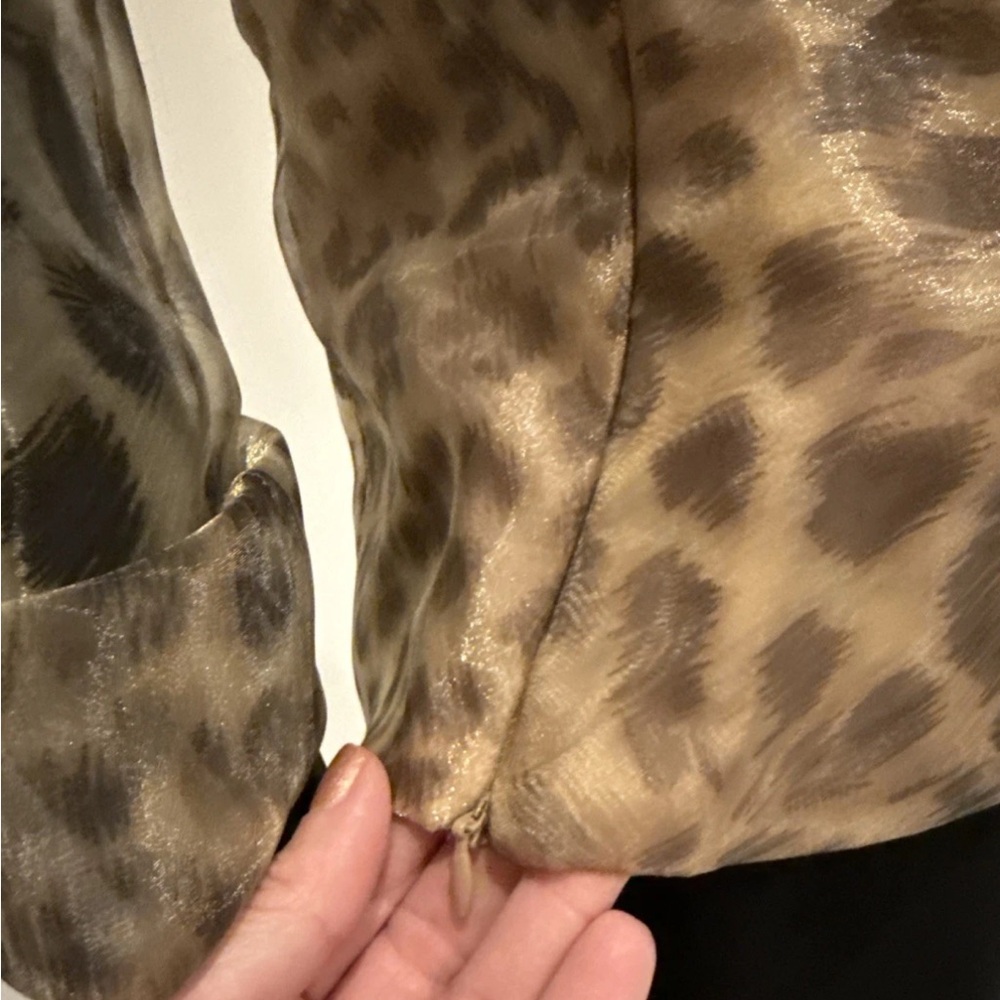 Patra Metallic Gold Animal Print blouse size 8 NWT - Picture 7 of 10